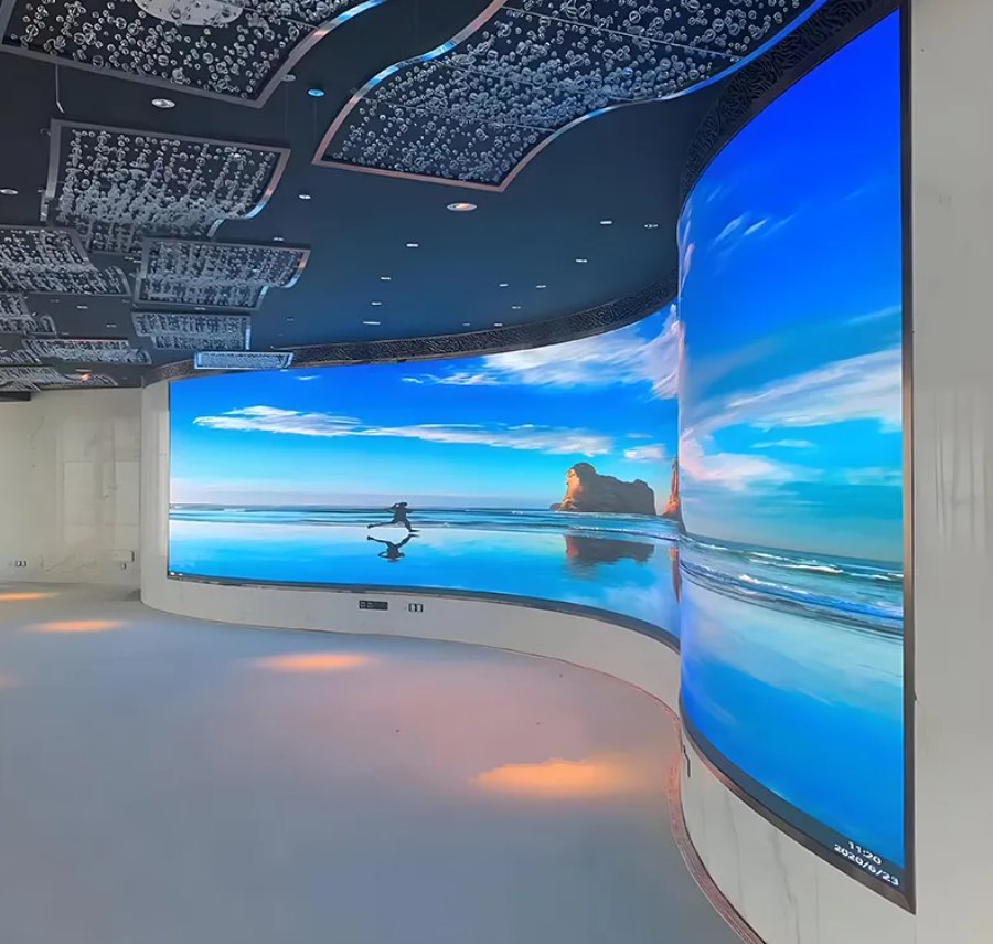 Pantalla LED de tamaño personalizado: curvada, en esquinas y con formas irregulares
