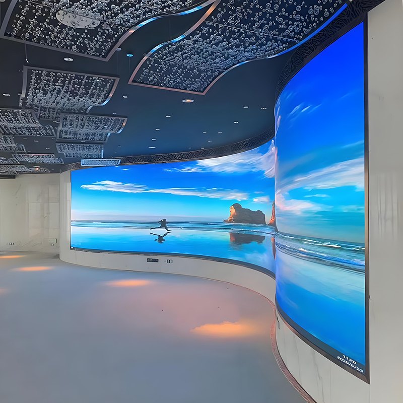 Small pixel pitch LED screen in a curved premium indoor installation